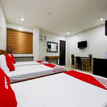 Oyo 848 Dona Aurora Condotel Quezon City Exterior foto
