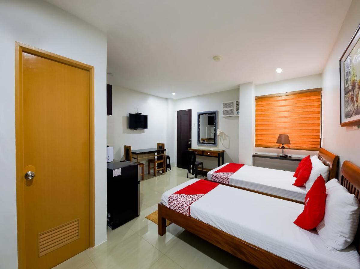 Oyo 848 Dona Aurora Condotel Quezon City Exterior foto