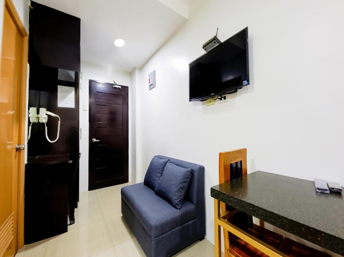 Oyo 848 Dona Aurora Condotel Quezon City Exterior foto