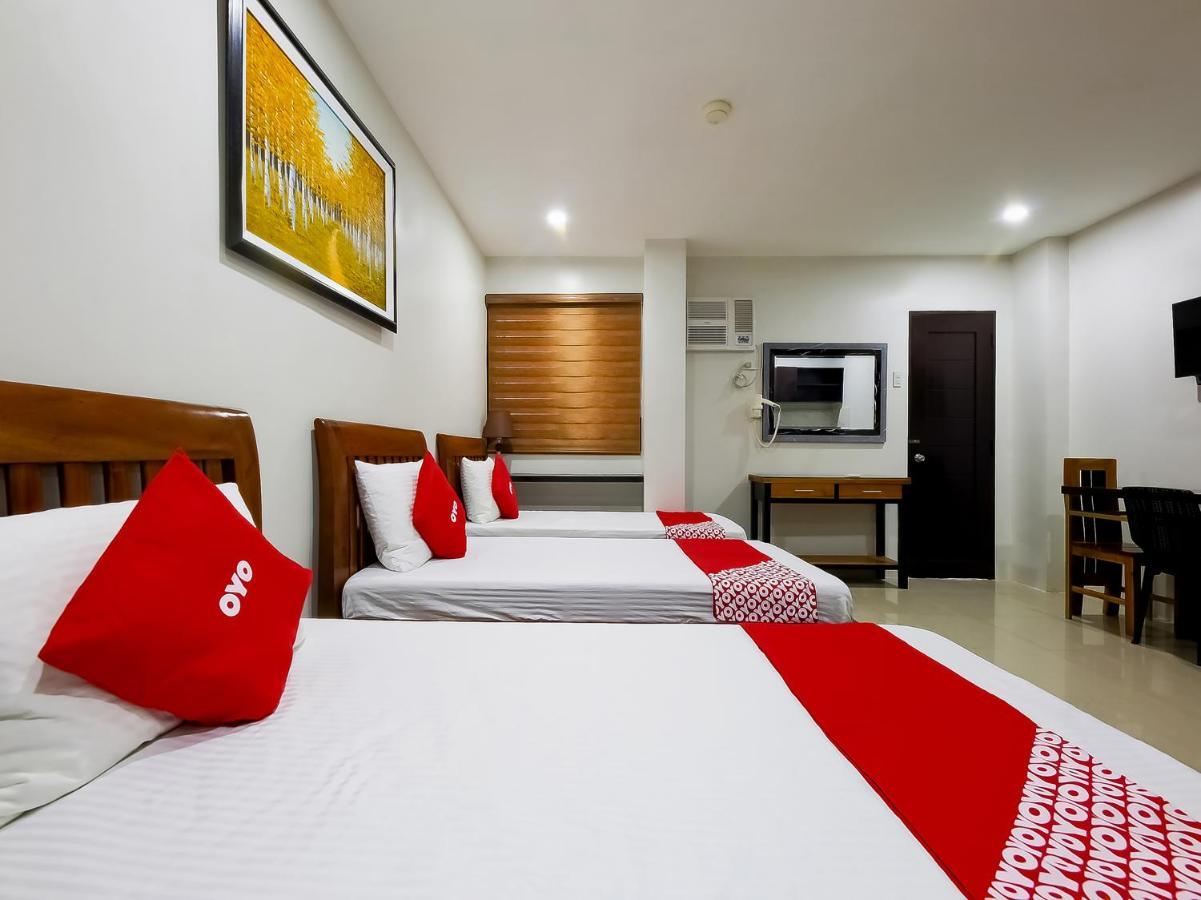 Oyo 848 Dona Aurora Condotel Quezon City Exterior foto
